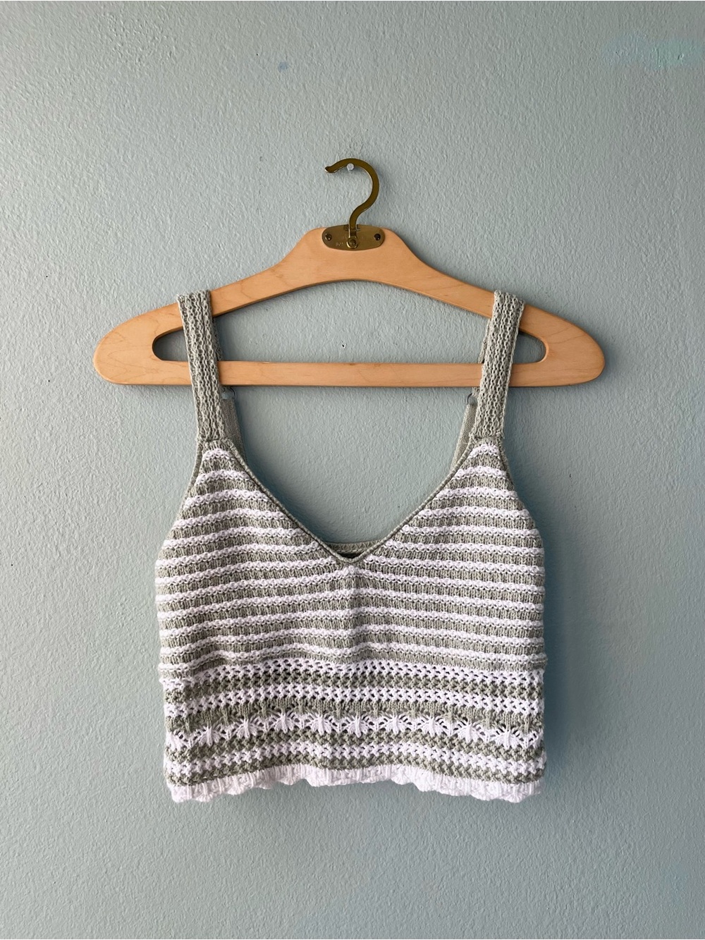 5/$25🌱 Hollister | Safe Green & White Striped Knit Tank Top